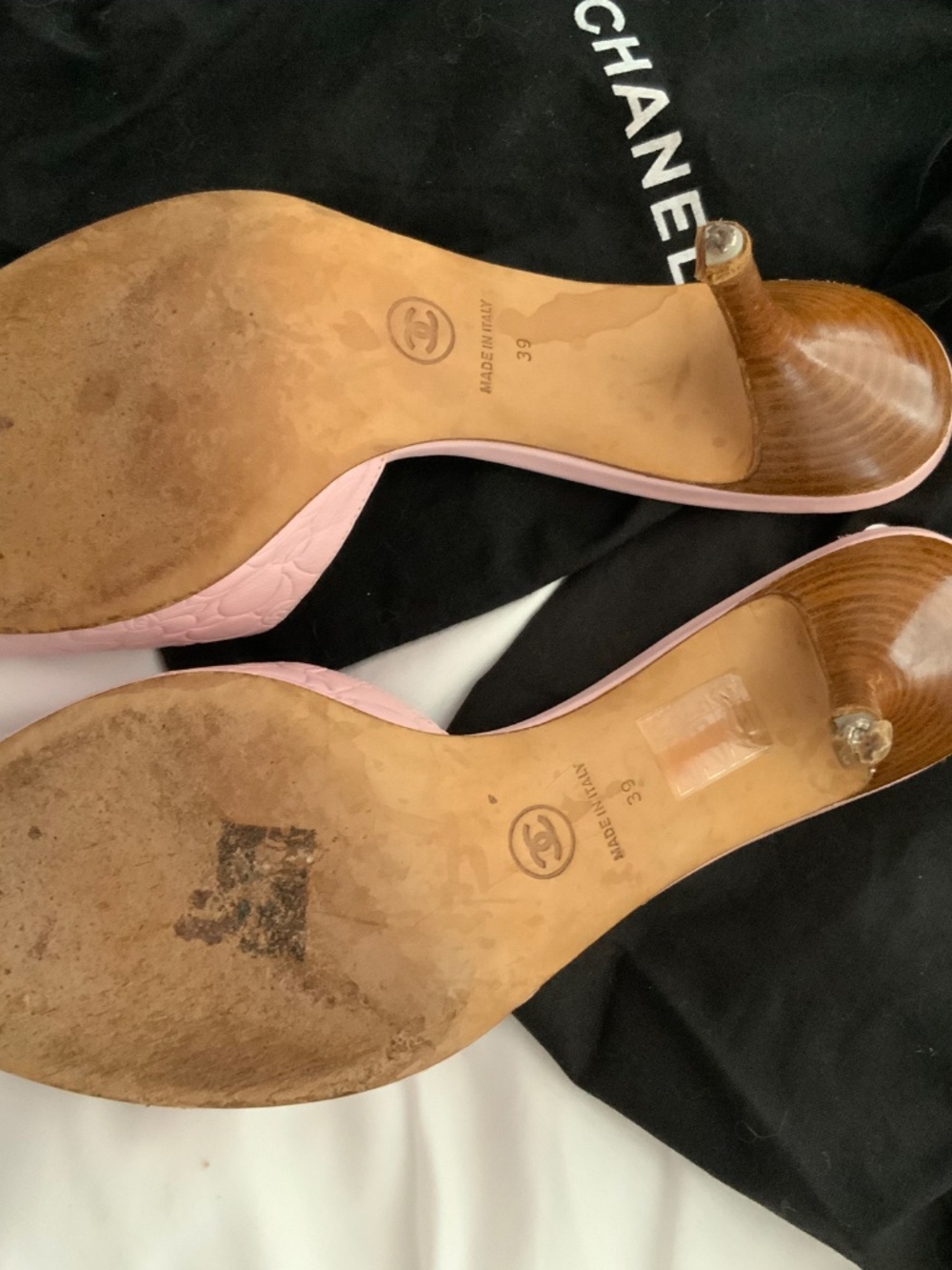 Authentic Vintage Chanel Pink Embossed Slip on Shoes Princess Heels 39 Preloved - Picture 4 of 7